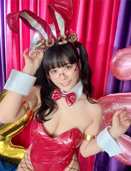 Umi Shinonome model adult pictures