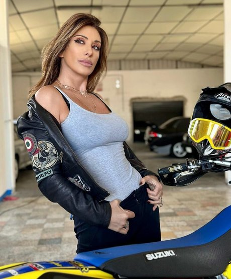 Sabrina Salerno free actress photo