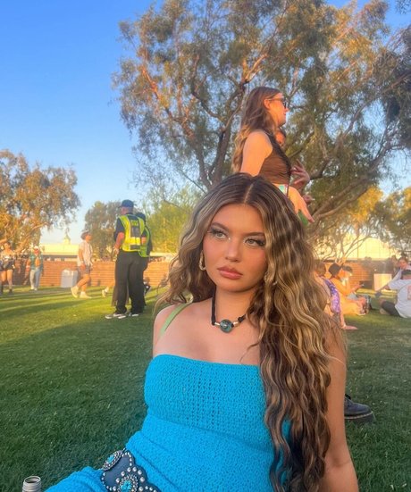 Sofia Jamora model nude pictures