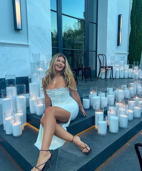 Sofia Jamora model pics