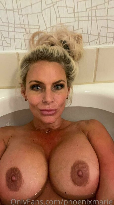 phoenixmarie naked pornstar picture
