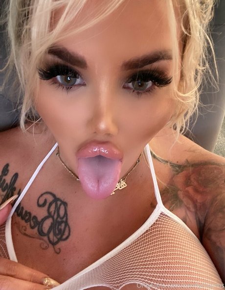 candycharms naked pornstar pics