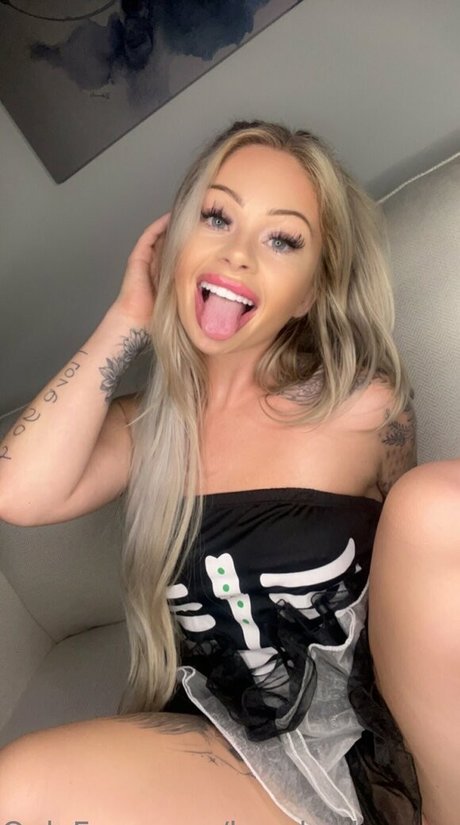 hot mature onlyfans beautiful photo
