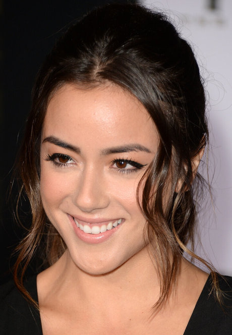 Chloe Bennet hd actress images