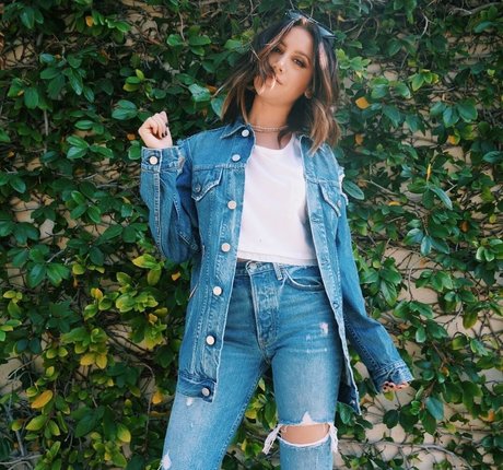 Ashley Tisdale hot star photo