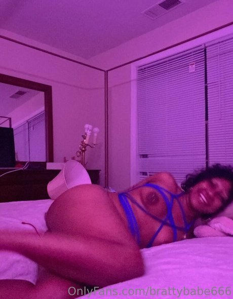 brattybabe666 top model pic