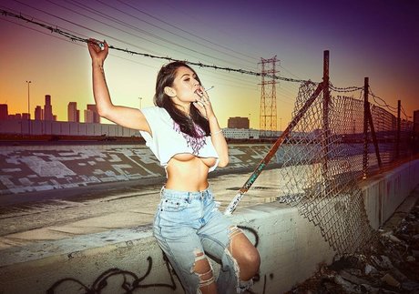 Cassie Steele adult actress pics