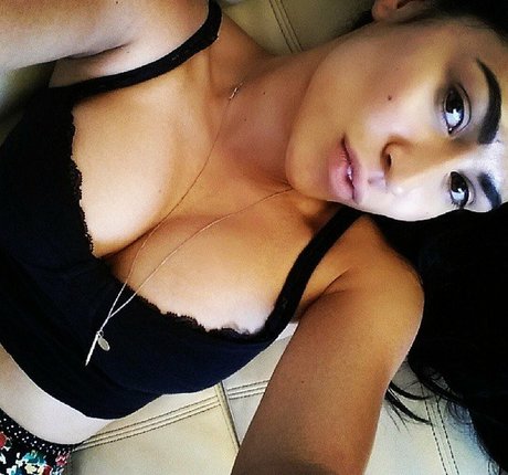 Cassie Steele star art archive