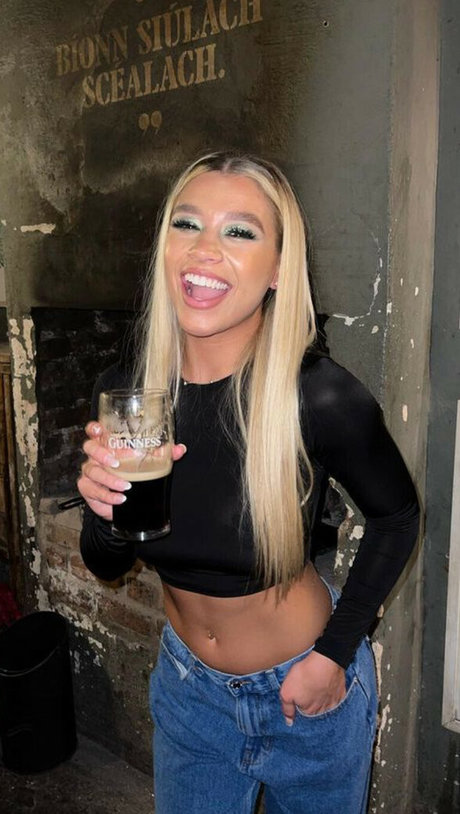 girl onlyfans hot sexy pic