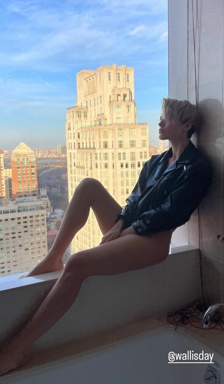 20 years old onlyfans sexy naked image