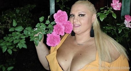 barbiessbbw model naked photo