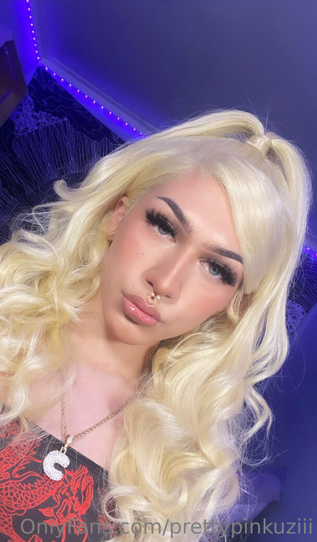 prettypinkuziii hot model image