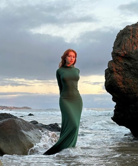 Renatarii pornographic actress img