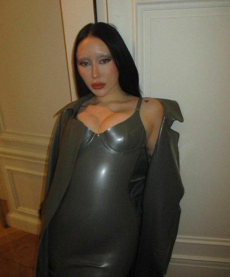 Noah Cyrus top actress pictures