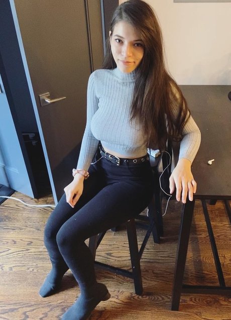 Brittany Venti model porn img