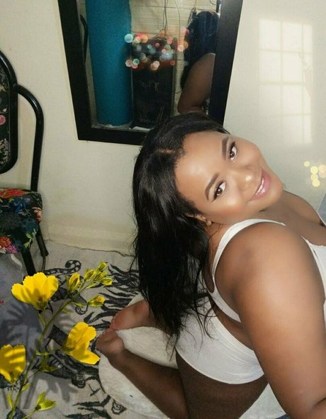 chubby nude onlyfans pornographic picture