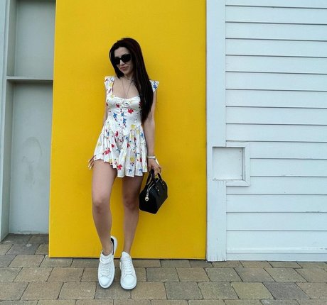 Ava Max high quality actress images