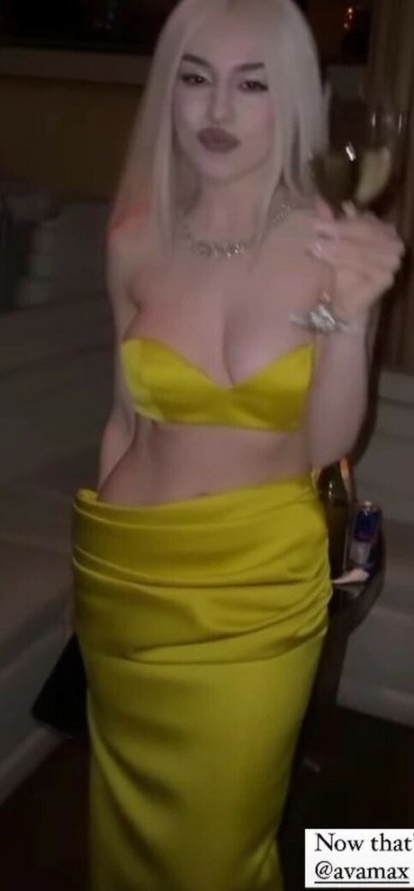 Ava Max model high quality image
