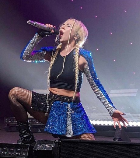 Ava Max model porn picture