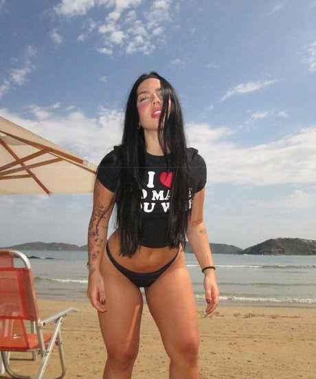 famous free onlyfans top photo