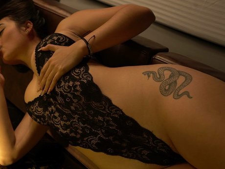 julquinter hot actress image