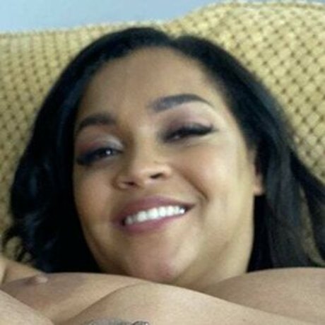 Ashlyn Peaks star sexy image