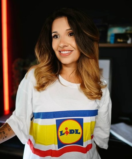 Cadaea nice pornstar pictures