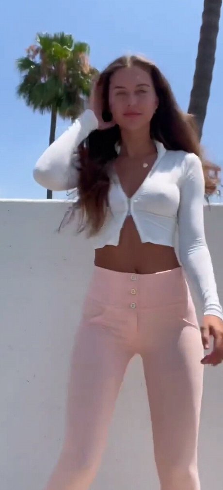 cute shemale onlyfans sex pics