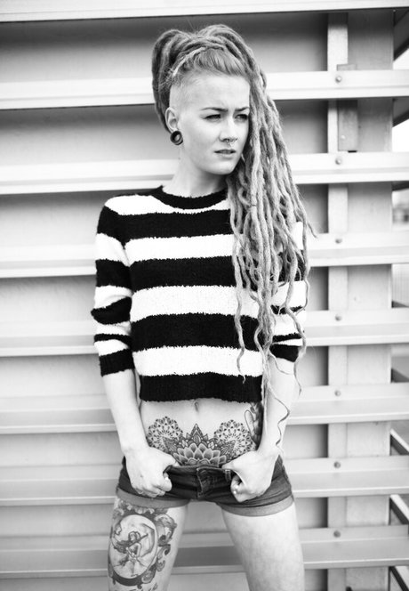 Anuskatzz model picture