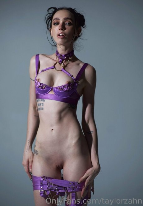 Taylor Zahn model images