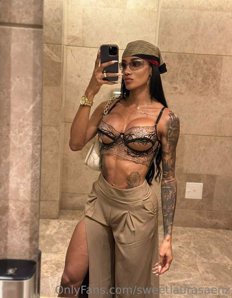 sweetlaurasaenz sex model photos