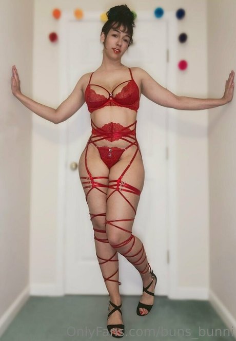 buns bunni beautiful actress img
