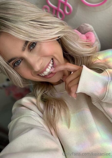 cum selfie onlyfans hot sexy photo
