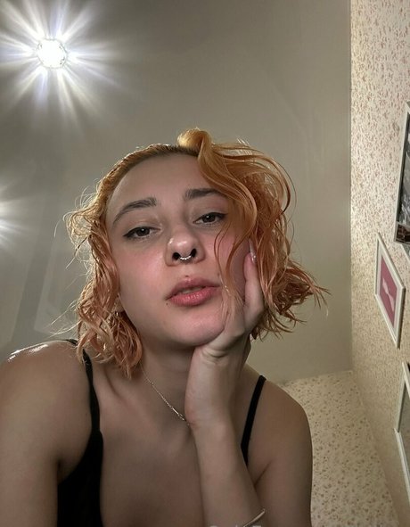 leliloo model nude img