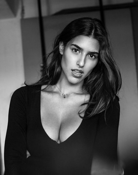 Julia Rath model nice photos