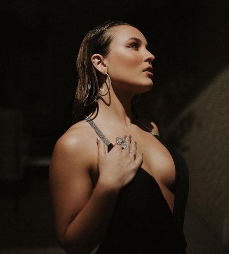 Larissa Manoela nice star pic