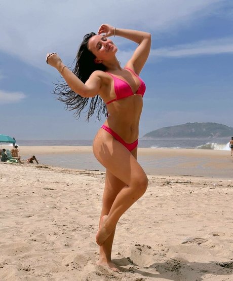 Larissa Manoela top profile image