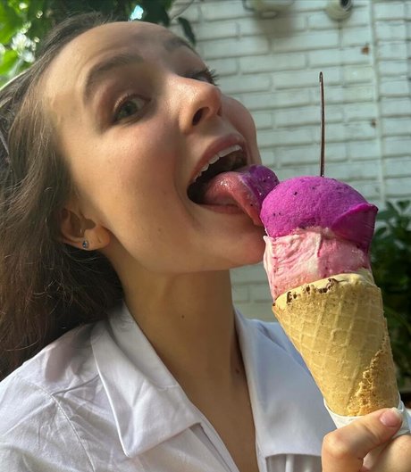 Larissa Manoela best actress gallery