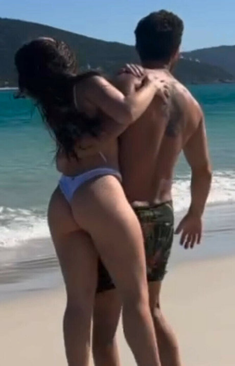 Larissa Manoela porn model pics