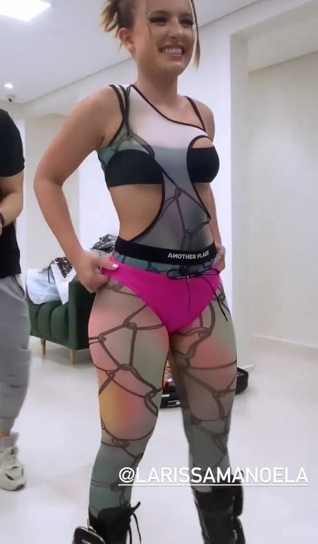 Larissa Manoela star sexy picture