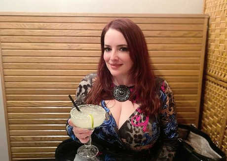 maggiegreenlive erotic actress photos