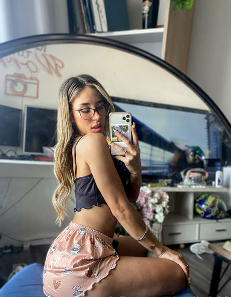 molly4 20 adult actress pics
