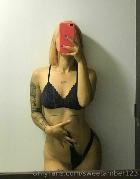 pretty onlyfans naked photo