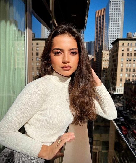 Isabela Merced art actress picture