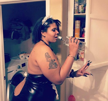 amazon leee art model pictures