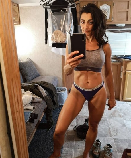 Rebecca Sarker model best photo