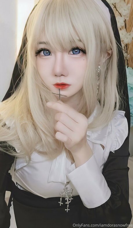 iamdorasnowfree model art img