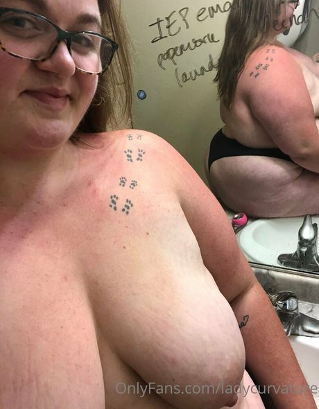 ladykeepsherlegsopen sex model photos