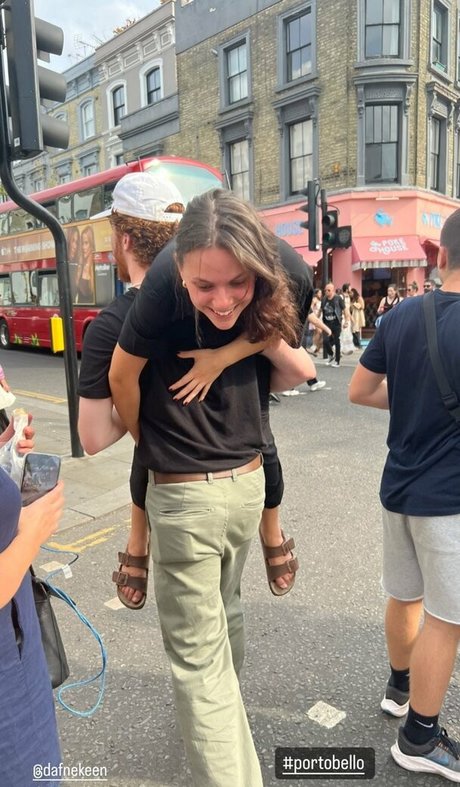 Dafne Keen sexy star gallery