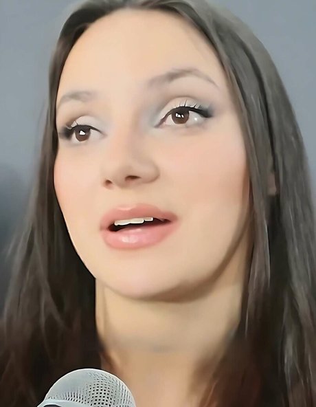 Dafne Keen model pornographic photo